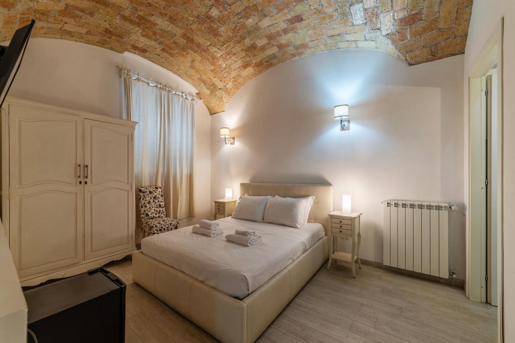 Major 93 Guest house Rome